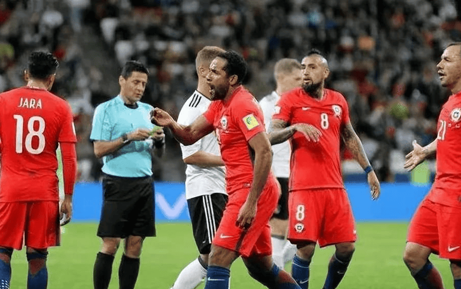 关于巴西惊险险胜秘鲁,成功杀入美洲杯四强的信息 关于巴西惊险险胜秘鲁,成功杀入美洲杯四强的信息