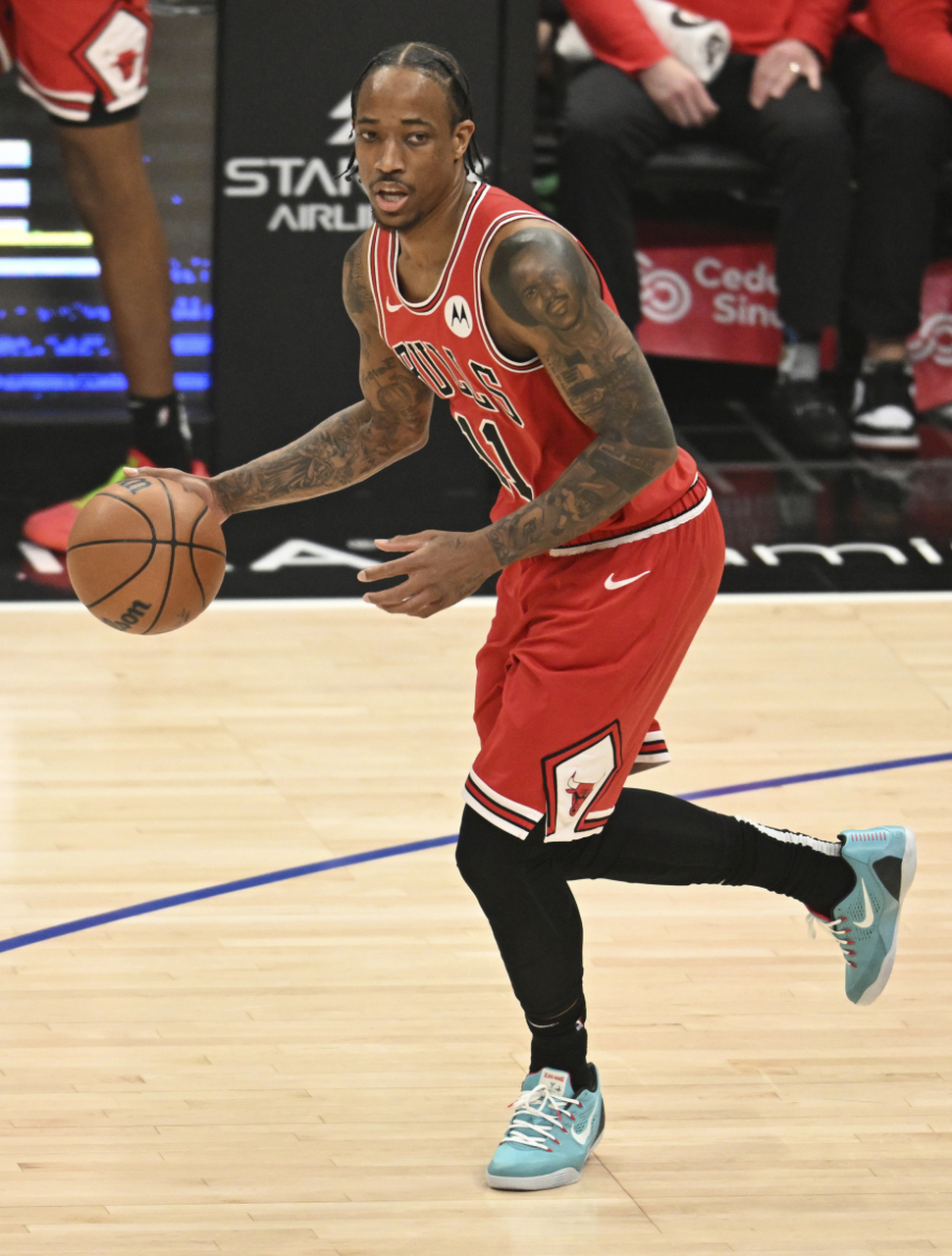 包含技术精准!篮球赛场球员控球秀的词条 包含技术精准!篮球赛场球员控球秀的词条