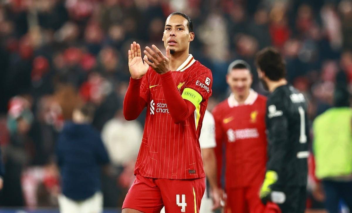 开云官网-利物浦门将获称赞，英超最佳守门员