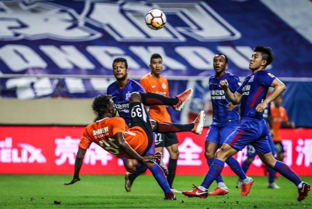 外援球员力挽狂澜,帮助球队夺冠 外援球员力挽狂澜,帮助球队夺冠