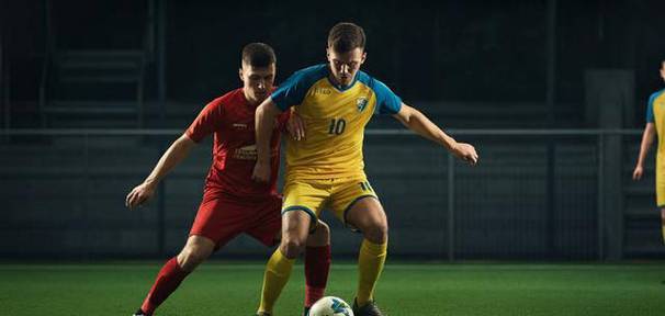 开云体育下载-沃特福德艰难夺胜，追逐联赛霸主