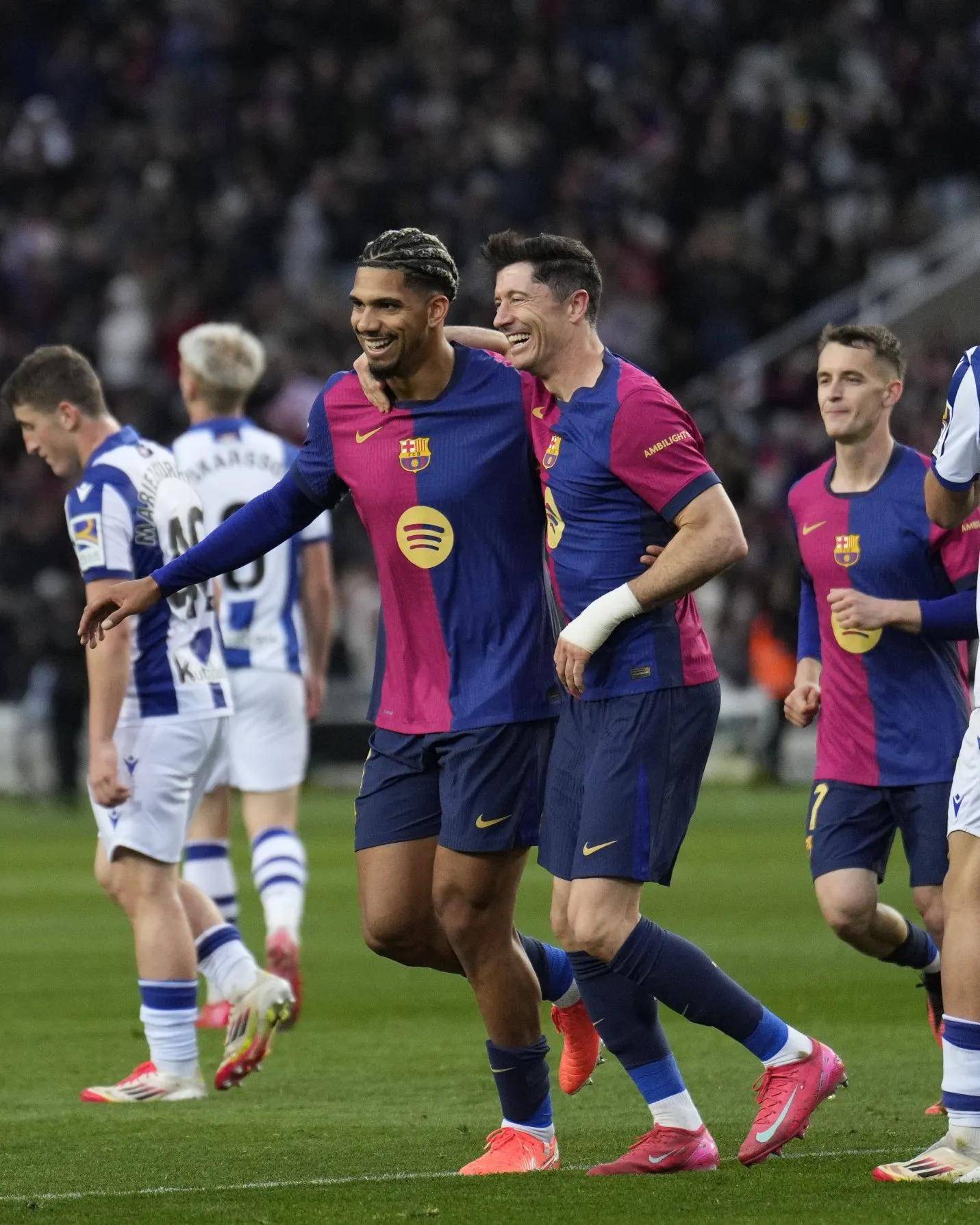 曼联不敌AC米兰,惨遭淘汰出局 曼联不敌AC米兰,惨遭淘汰出局