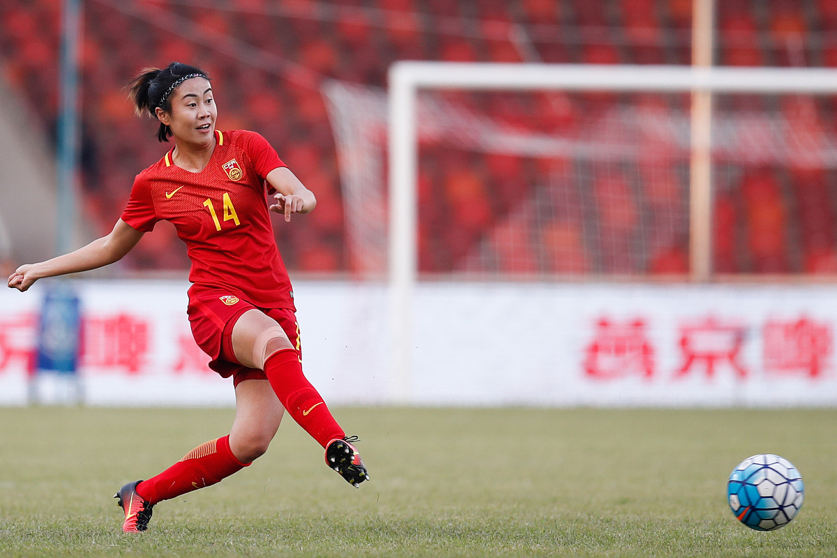 球队备战强劲对手，女足比赛临危不惧的简单介绍