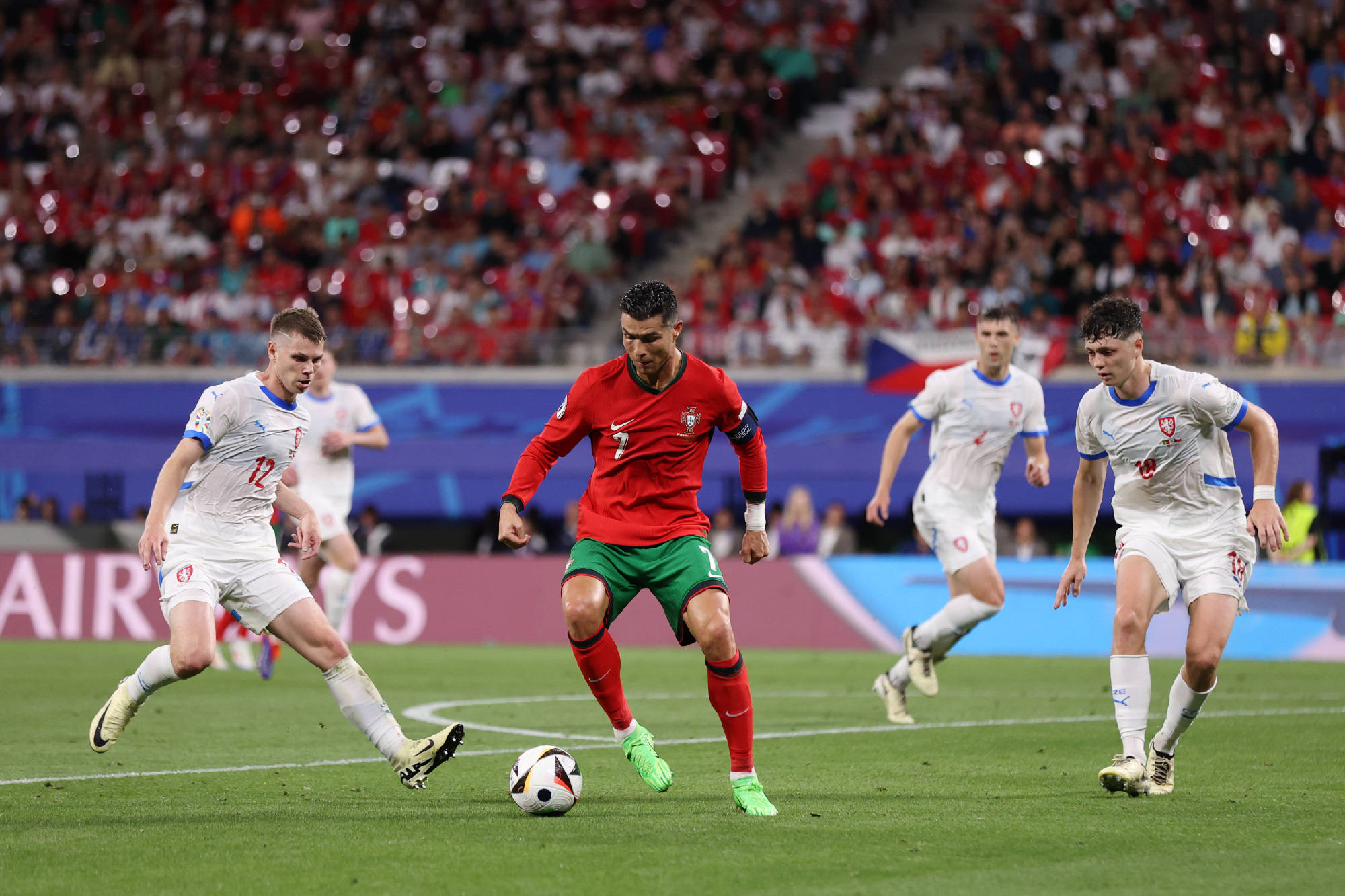 开云体育在线-包含葡萄牙被绝杀！C罗心情低落难以自拔的词条