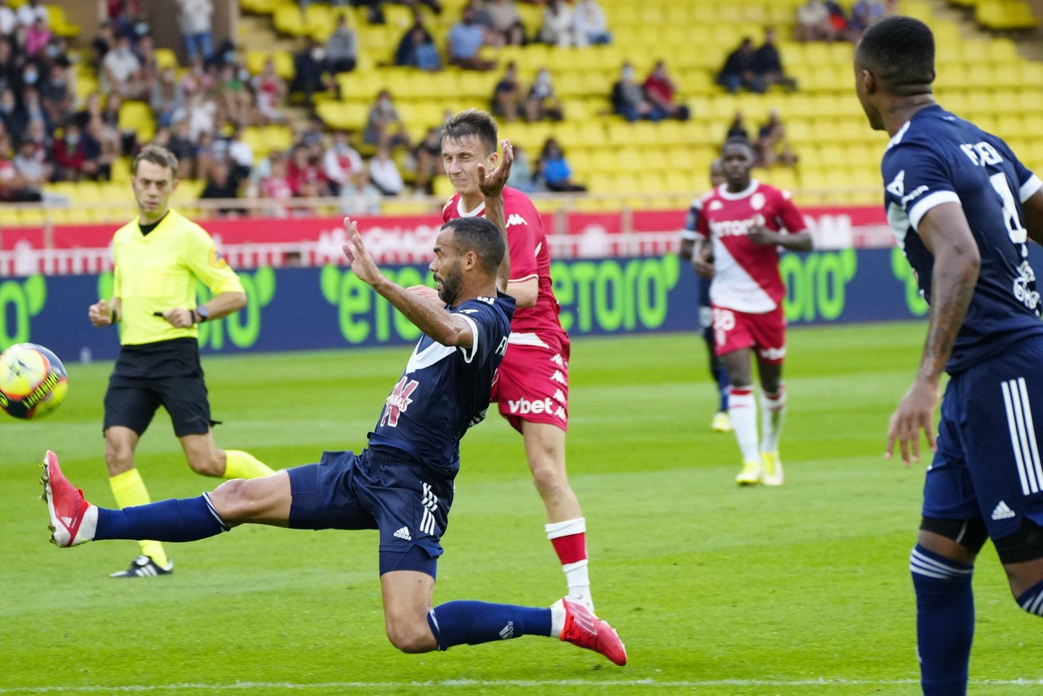 包含摩纳哥遭遇波尔多阻击，积分榜上稍稍滑落的词条