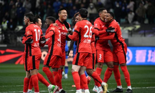 开云体育-众多球队争夺胜利，比赛激烈异常