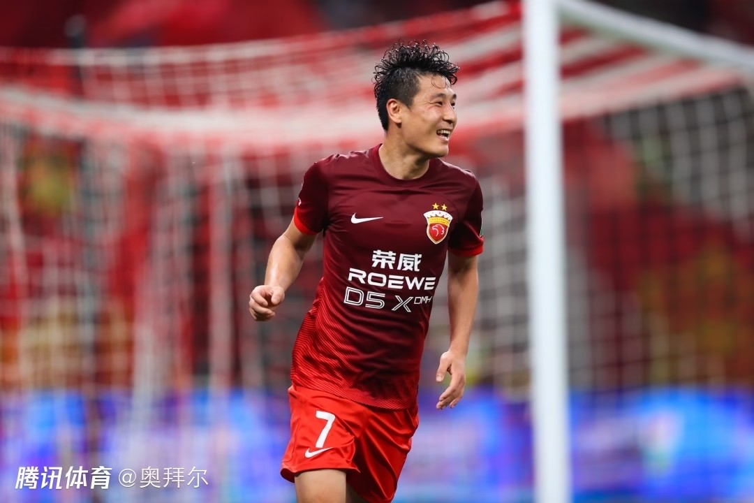 关于全神贯注:球员在比赛中全力以赴的信息 关于全神贯注:球员在比赛中全力以赴的信息