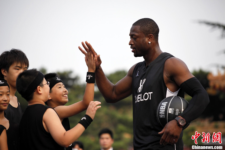 关于NBA球员捐赠百万善款,支持篮球公益事业的信息 关于NBA球员捐赠百万善款,支持篮球公益事业的信息