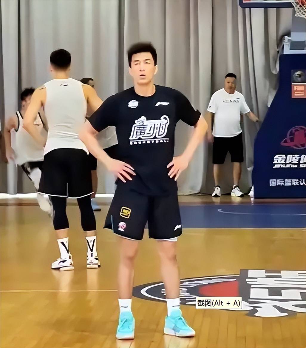 亚洲篮球赛场风云再起引关注 亚洲篮球赛场风云再起引关注