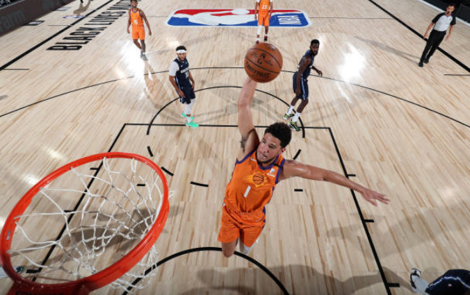 包含雄鹿壓哨制胜，将篮网逼入悬崖边缘的词条