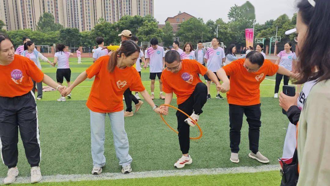 一场比赛涌现出多位高手,精彩纷呈的简单介绍 一场比赛涌现出多位高手,精彩纷呈的简单介绍