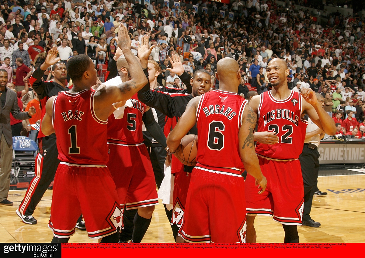 精彩比赛场面让球迷们兴奋不已 精彩比赛场面让球迷们兴奋不已