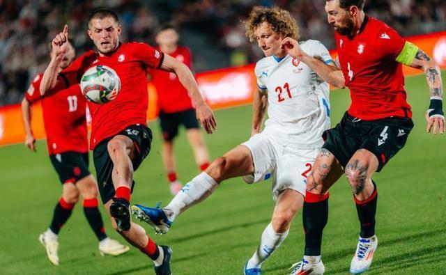 欧国联比赛乌克兰球员阿尔巴尼亚豪取三分 欧国联比赛乌克兰球员阿尔巴尼亚豪取三分