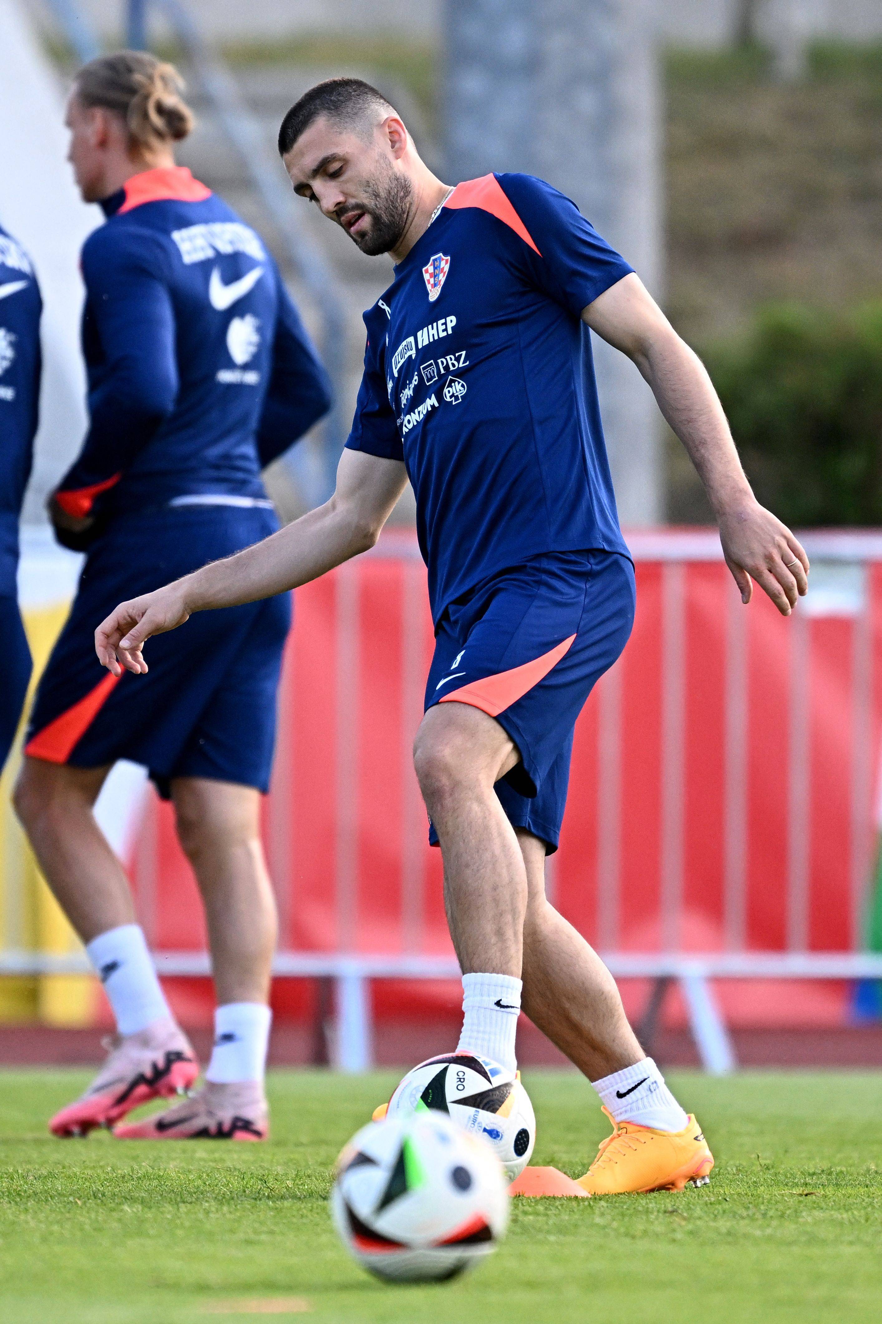 克罗地亚队在比赛中占据优势 克罗地亚队在比赛中占据优势