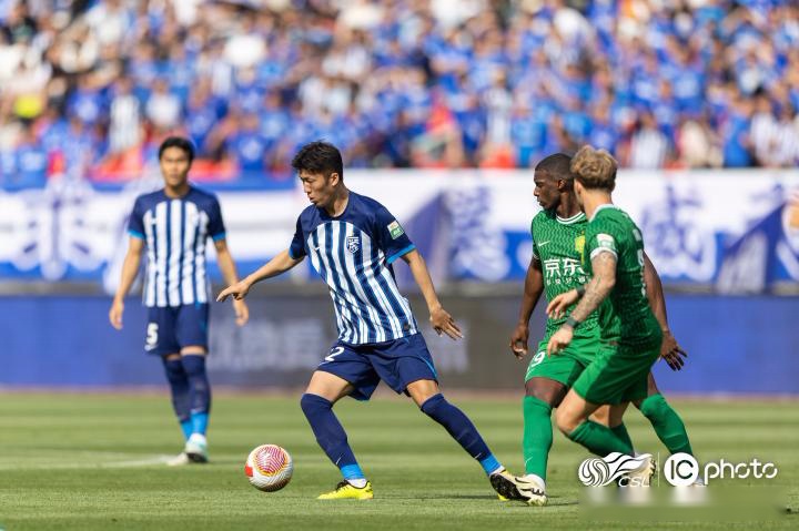 北京国安对阵江苏苏宁,双方实力不相上下 北京国安对阵江苏苏宁,双方实力不相上下