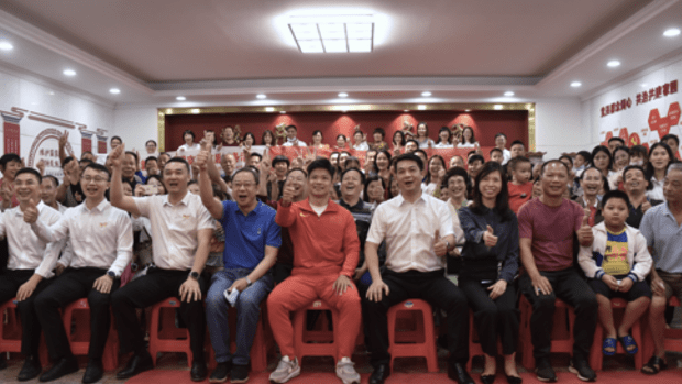 队内球员赛场之外香火大旺,积极担当社会责任的简单介绍 队内球员赛场之外香火大旺,积极担当社会责任的简单介绍