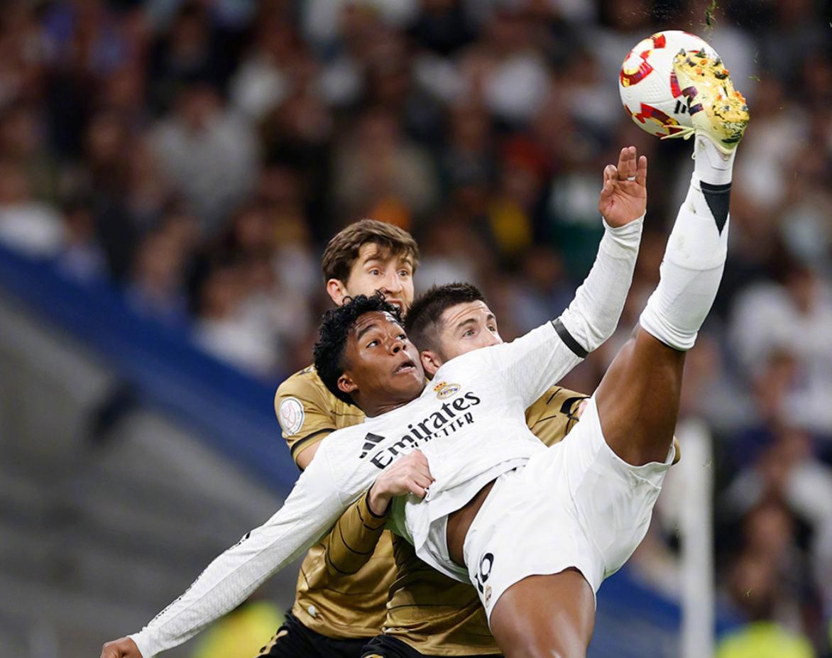 皇马再次逆袭,成功挺进欧冠半决赛! 皇马再次逆袭,成功挺进欧冠半决赛!