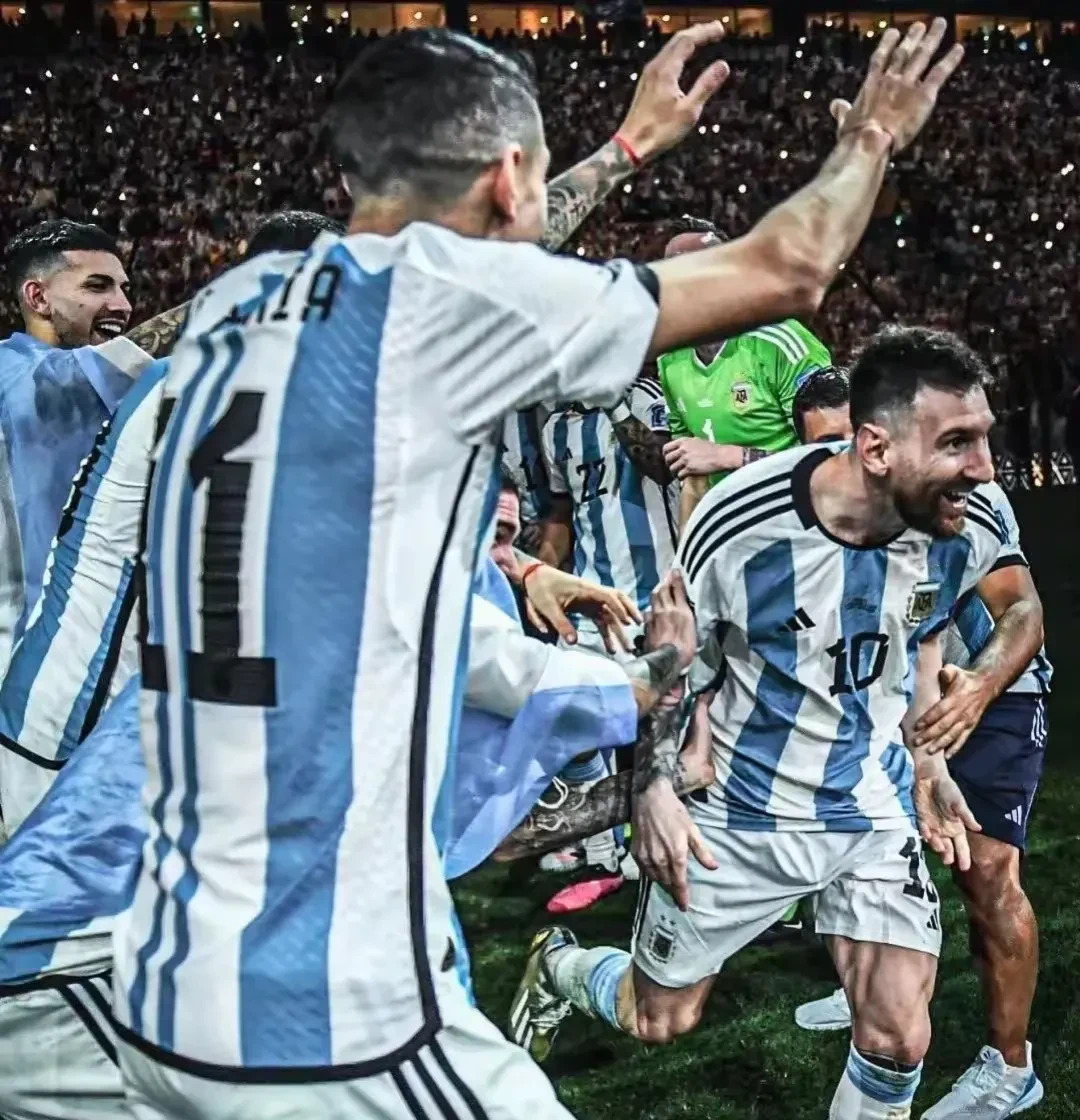 梅西带领巴萨击败马竞,豪取三分 梅西带领巴萨击败马竞,豪取三分