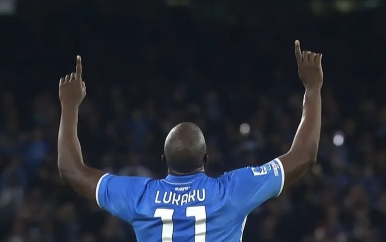 那不勒斯主场轻松获胜,继续领先 那不勒斯主场轻松获胜,继续领先