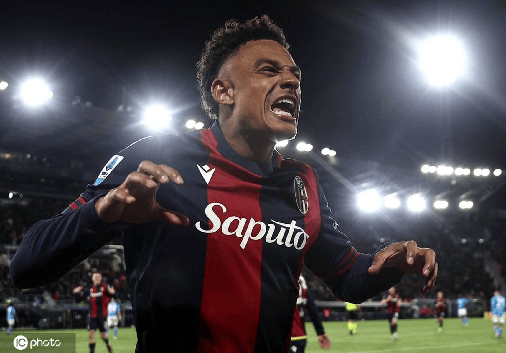 那不勒斯主场轻松获胜,继续领先 那不勒斯主场轻松获胜,继续领先