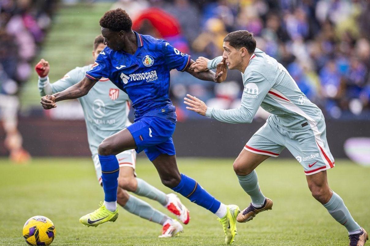 开云体育官网-马德里竞技遭遇惨败，进球被判越位进球无效