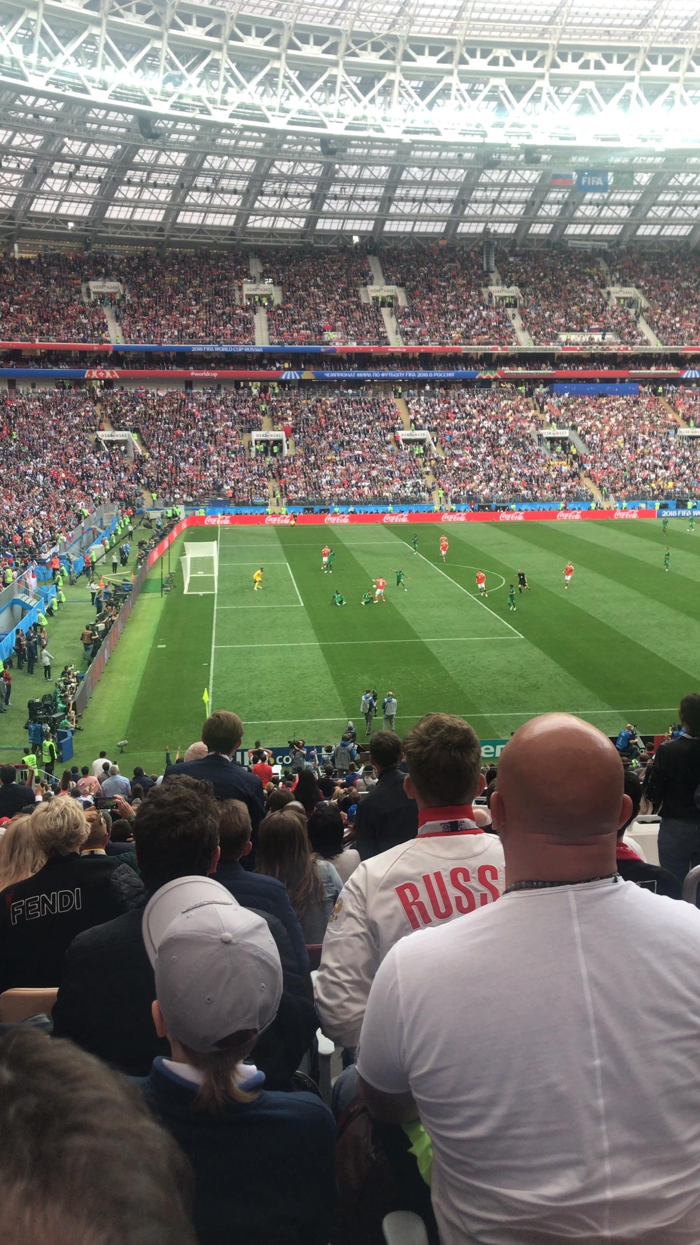 足球赛场上深入人心的一幕感人至深! 足球赛场上深入人心的一幕感人至深!