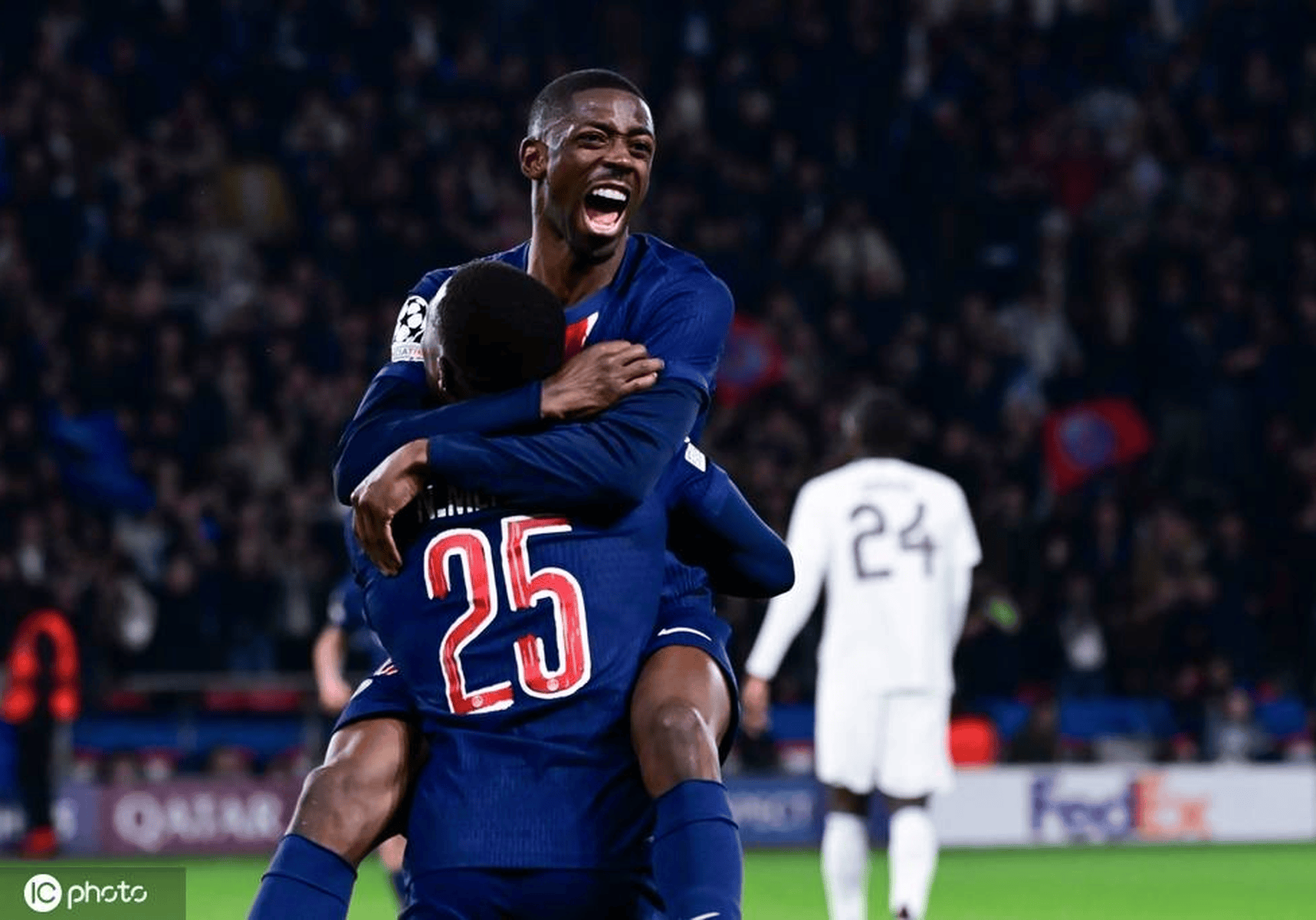 阿斯顿维拉与利兹联的较量:胜负难分 阿斯顿维拉与利兹联的较量:胜负难分