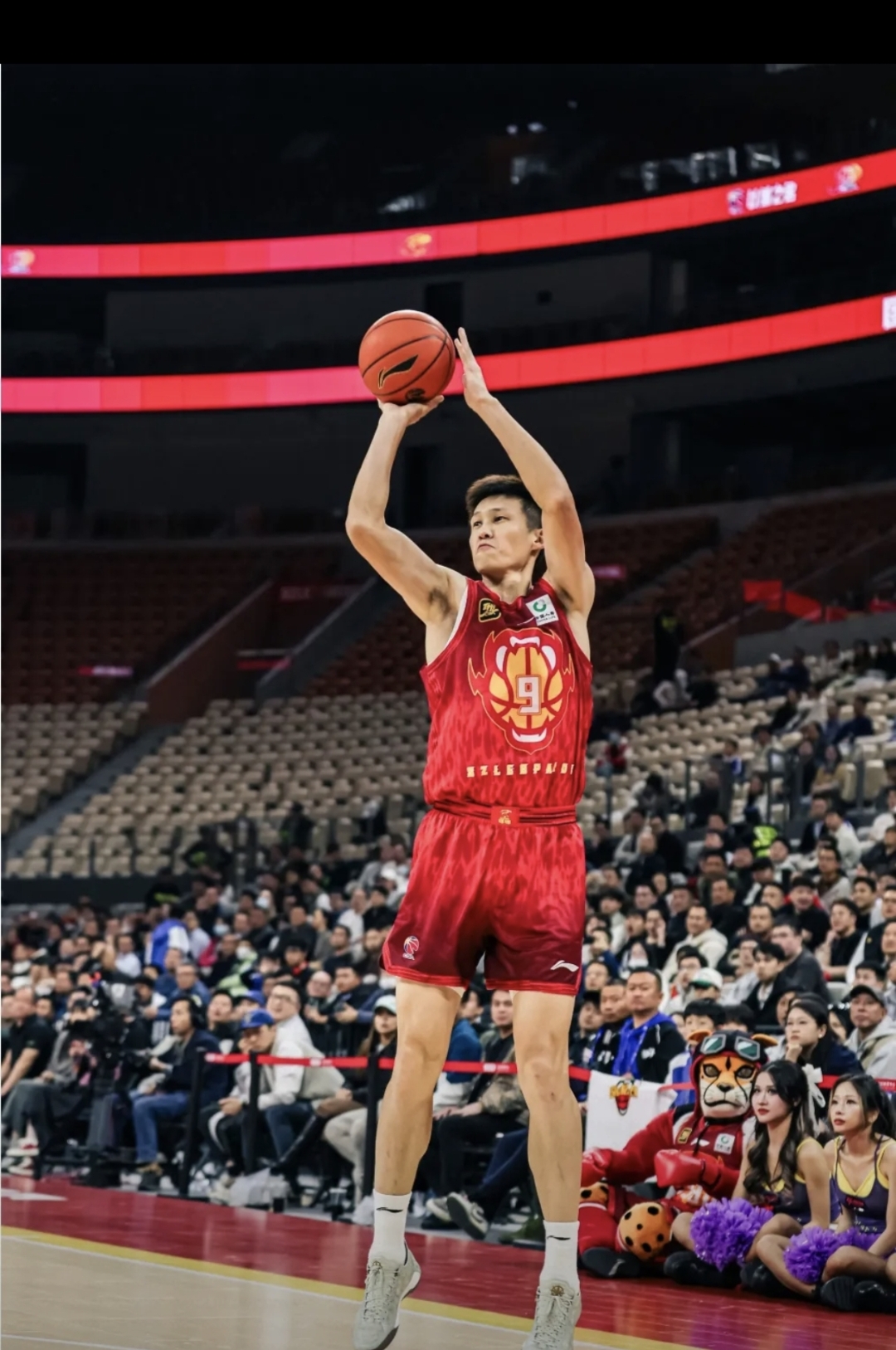 篮球联赛风云人物:外援成抢手货 篮球联赛风云人物:外援成抢手货