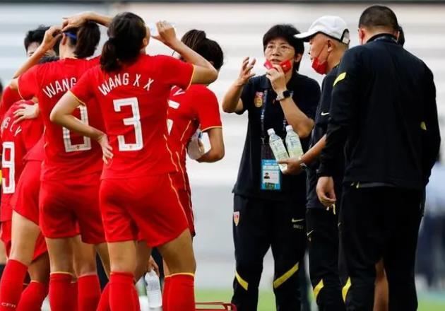 中国女足连续输球,队员情绪低迷无助 中国女足连续输球,队员情绪低迷无助