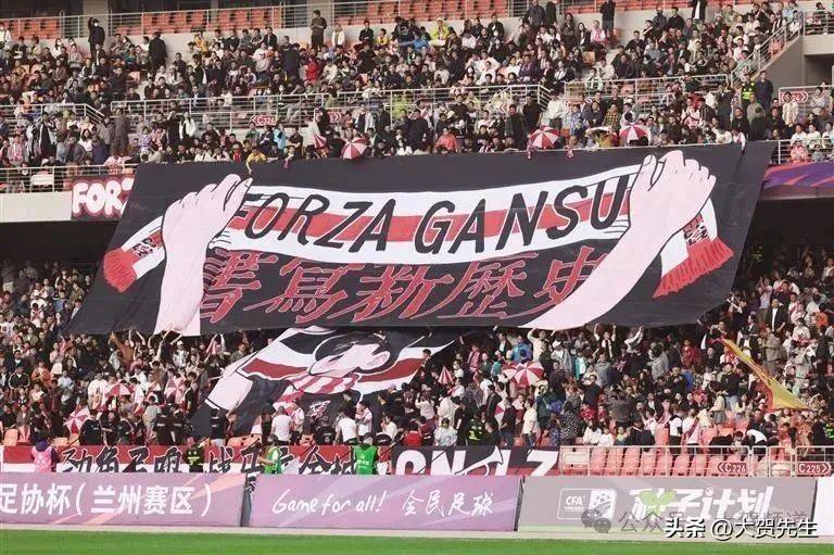 足球冠军争霸使赛事高潮迭起的简单介绍 足球冠军争霸使赛事高潮迭起的简单介绍