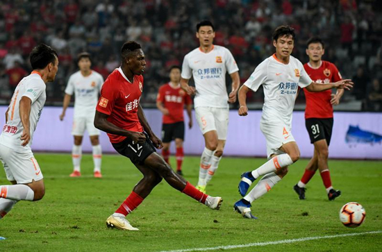 深圳佳兆业客场遭遇失利,保级形势严峻 深圳佳兆业客场遭遇失利,保级形势严峻