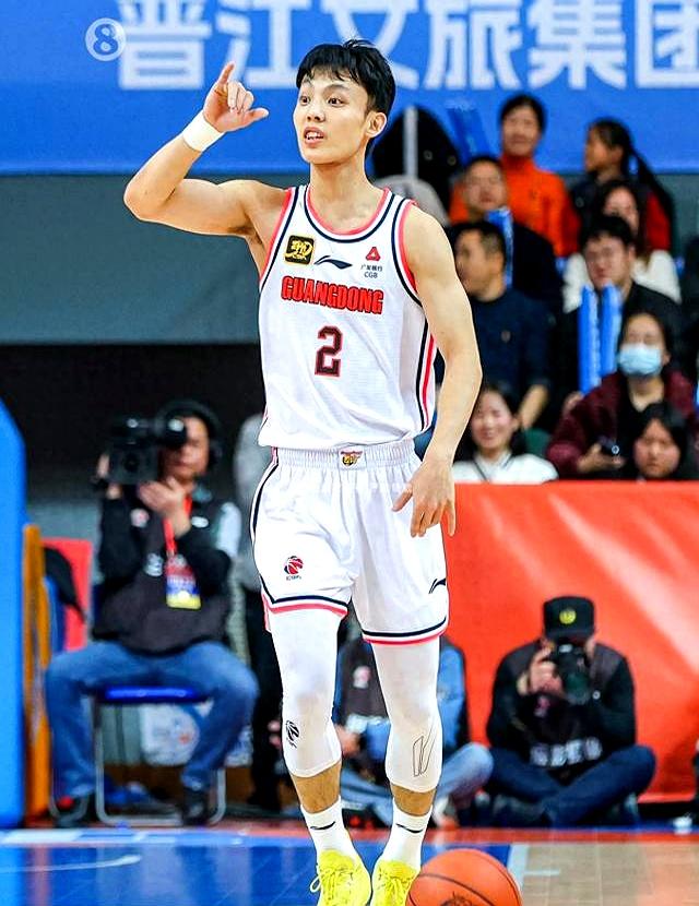 包含广东队再次展现超强实力,逆转战胜对手的词条 包含广东队再次展现超强实力,逆转战胜对手的词条