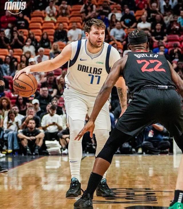 开云平台-快船惊险取胜独行侠，决心夺得总冠军！