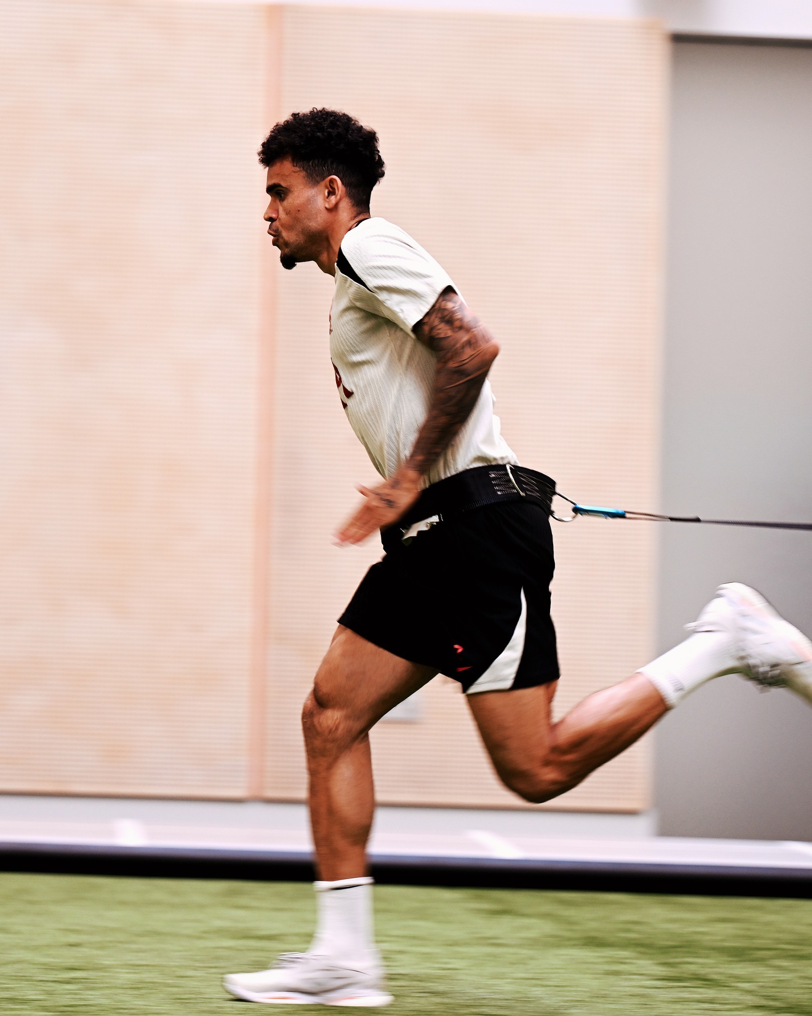 开云体育-阿森纳凭借进球力克对手，水晶宫困局难解