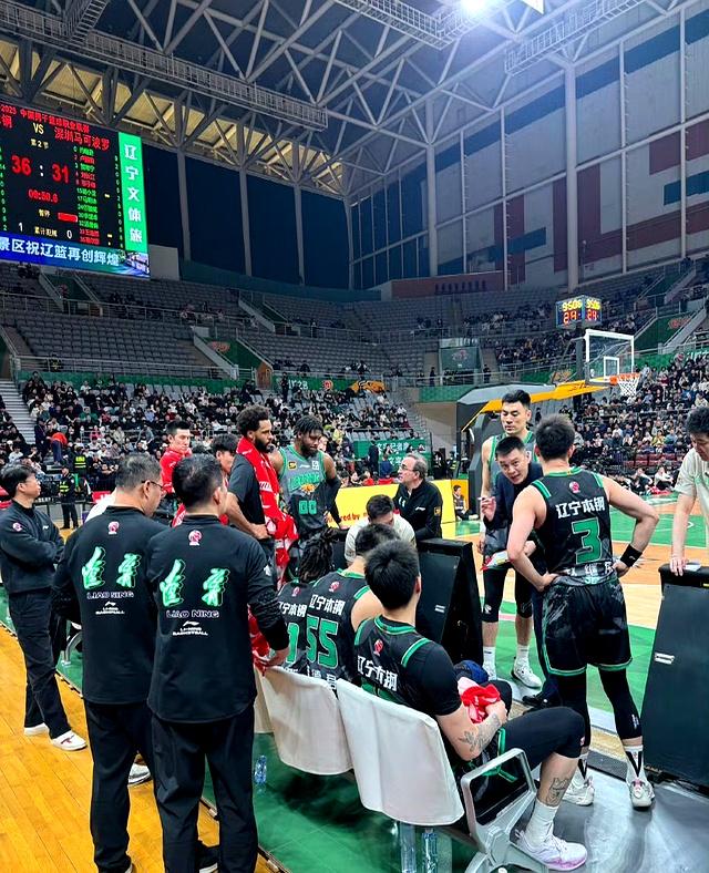 一触即发!全明星赛终极对决引爆全场 一触即发!全明星赛终极对决引爆全场