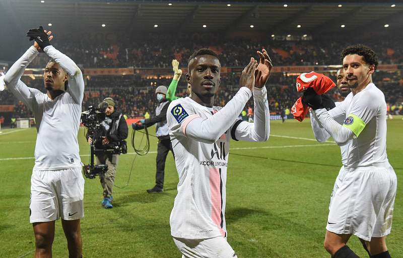 里昂主场逼平雷恩,积分榜上升 里昂主场逼平雷恩,积分榜上升