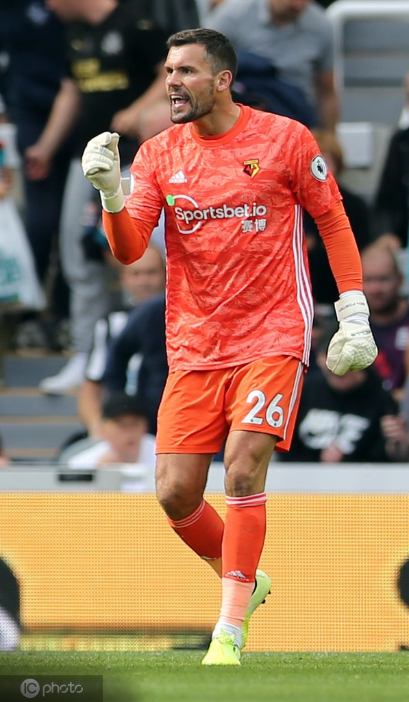 沃特福德前锋射门得手,帮球队豪取三分 沃特福德前锋射门得手,帮球队豪取三分