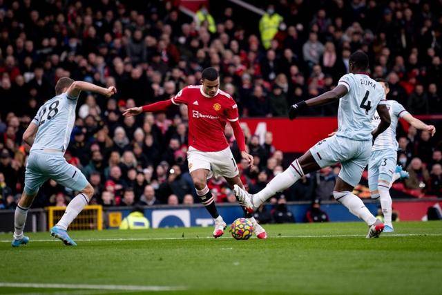 沃特福德主场大胜西汉姆联,豪取三分 沃特福德主场大胜西汉姆联,豪取三分