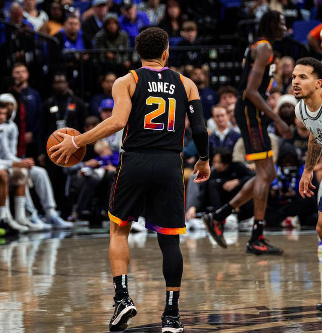 开云体育app-关于经验老将关键时刻暴力破敌，球队逆转胜利的信息