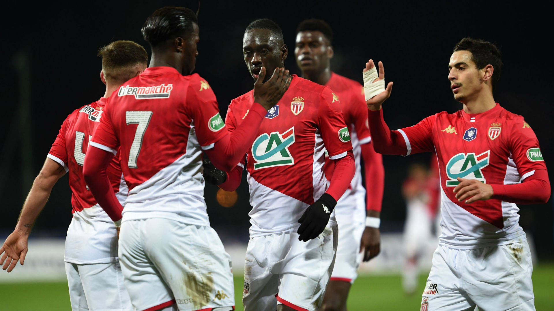 法甲球队自信满满,欧冠赛场取得胜利壮志凌云 法甲球队自信满满,欧冠赛场取得胜利壮志凌云