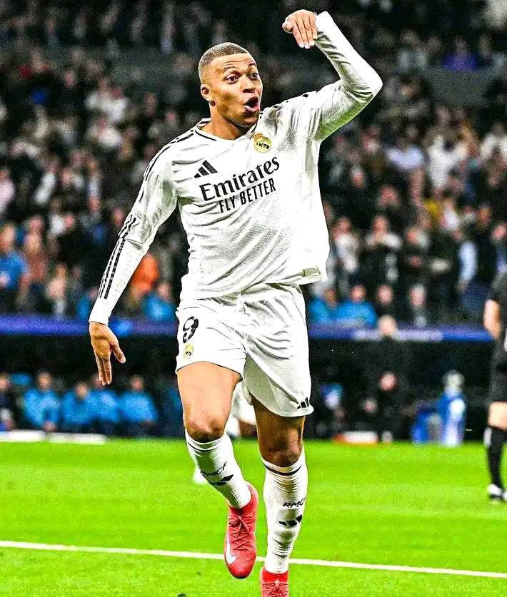 暴力鸟连续破门,联赛杀入射手榜前列的简单介绍 暴力鸟连续破门,联赛杀入射手榜前列的简单介绍