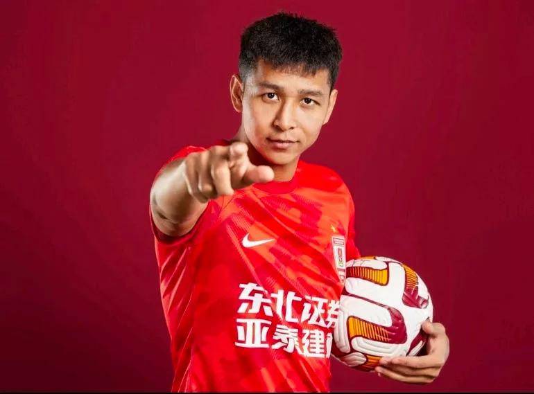 跨赛季挑战再现,球队争夺胜利之路 跨赛季挑战再现,球队争夺胜利之路