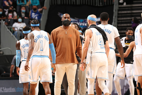 夏洛特黄蜂队在关键时刻挺身而出,获得翻盘胜利的简单介绍 夏洛特黄蜂队在关键时刻挺身而出,获得翻盘胜利的简单介绍