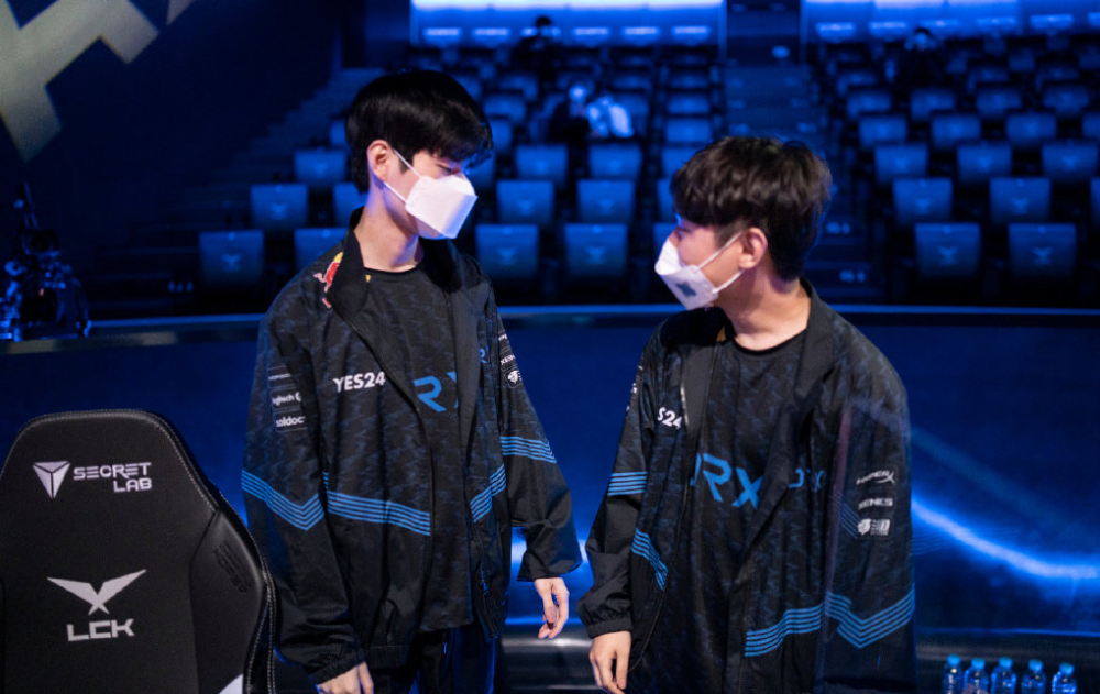 DRX鏖战WBG,Keria操刀奇招英雄翻盘宿命之战淘汰赛,点燃全场激情 DRX鏖战WBG,Keria操刀奇招英雄翻盘宿命之战淘汰赛,点燃全场激情