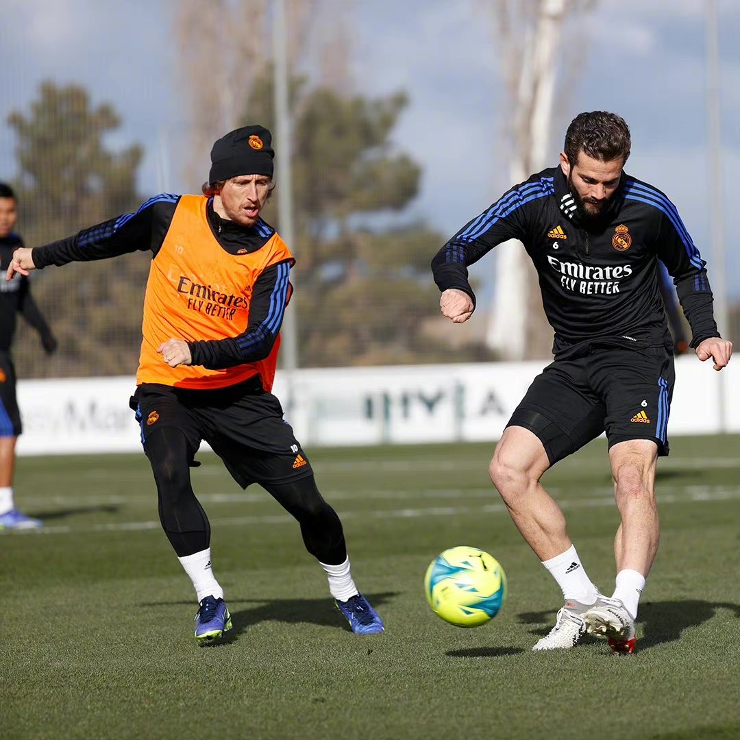 开云体育下载-霍芬海姆冲刺排名，全队努力奋斗