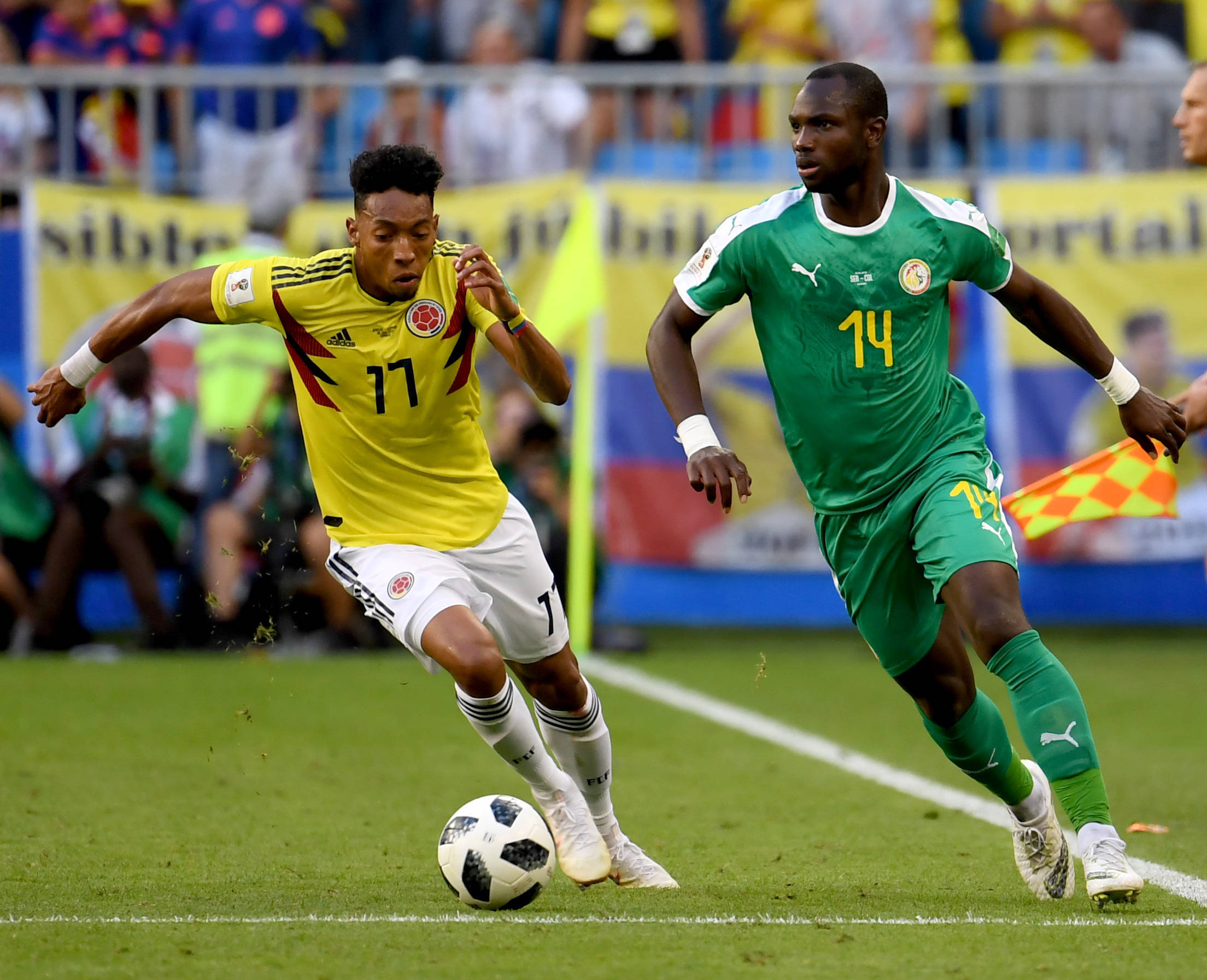 近期足球比赛中球员表现抢眼 近期足球比赛中球员表现抢眼