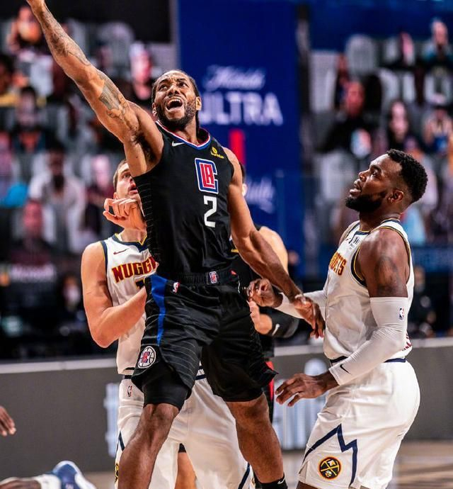 快船轻松击败对手,马诺三分连续 快船轻松击败对手,马诺三分连续