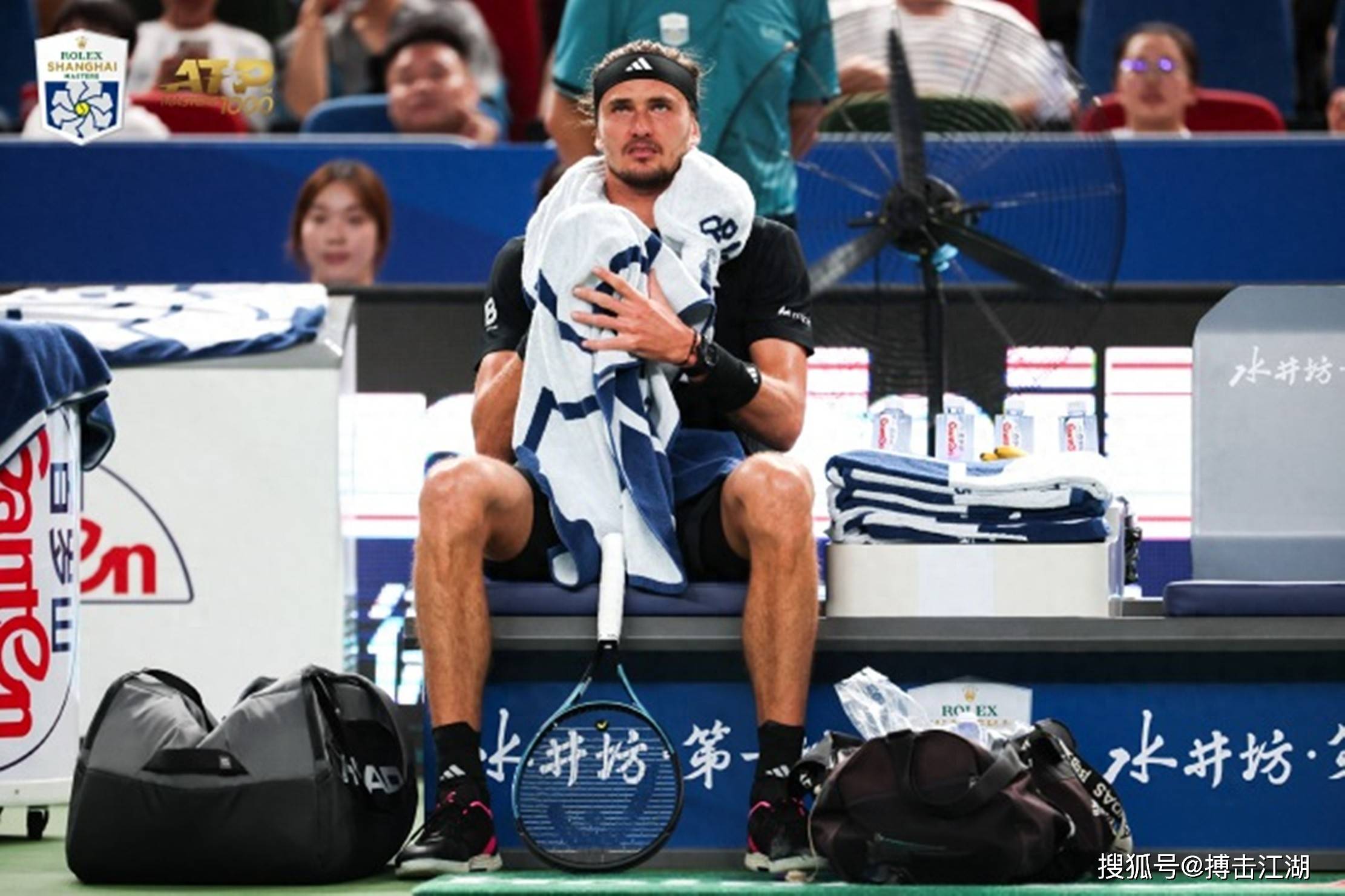 包含年终总决赛险胜温网,兹维列夫刷新纪录的词条 包含年终总决赛险胜温网,兹维列夫刷新纪录的词条